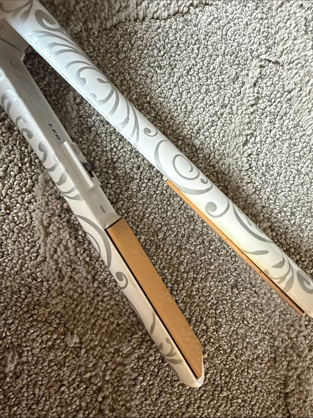 CHI Flat Iron - Ceramic Hair Straightener